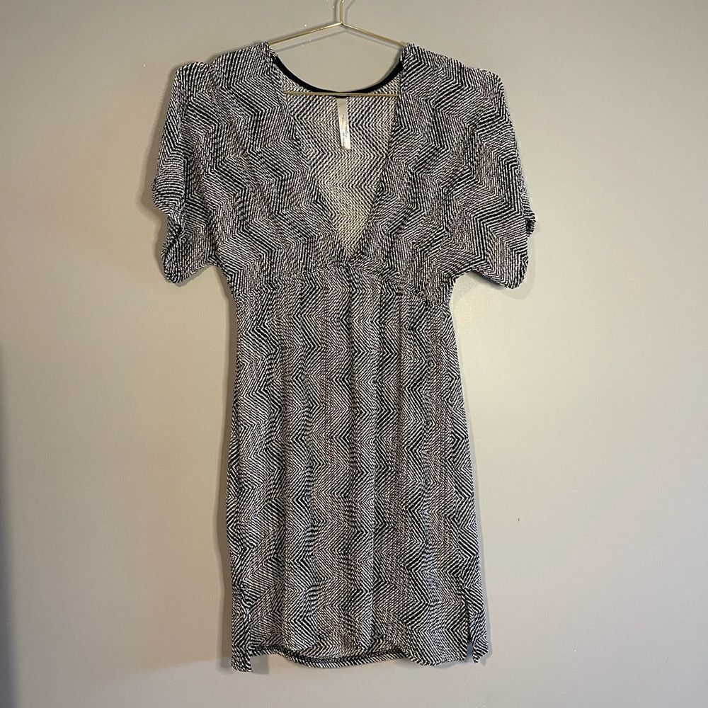 Water Water Everywear Swimsuit Cover-Up Black & White | SZ L